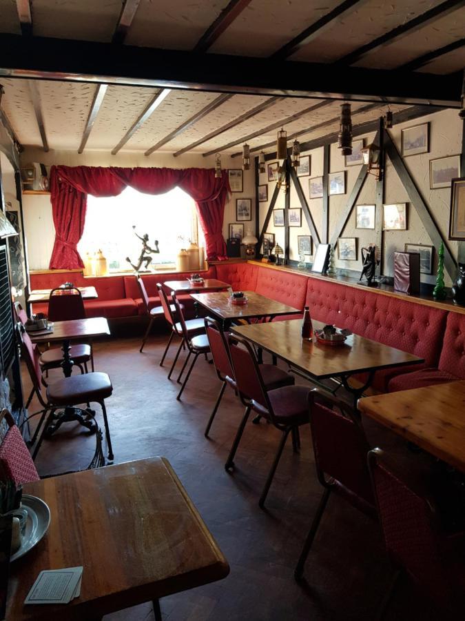 Prince Of Wales Inn Rhymney Extérieur photo