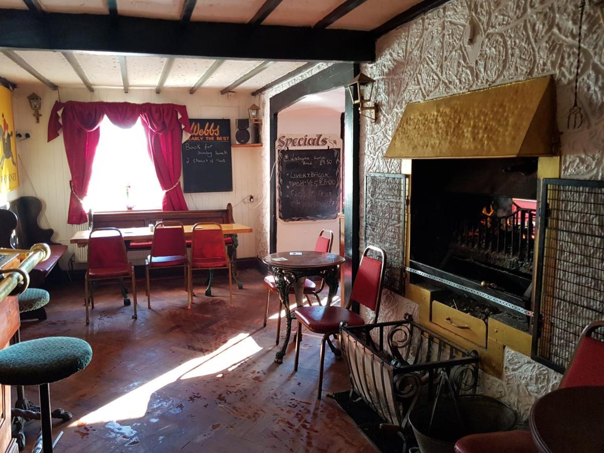 Prince Of Wales Inn Rhymney Extérieur photo
