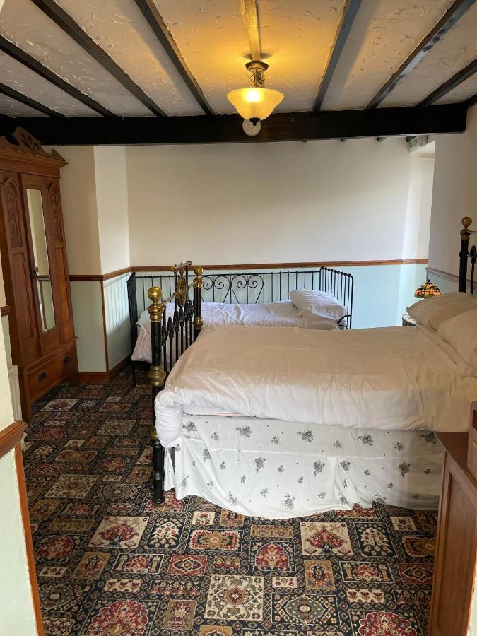 Prince Of Wales Inn Rhymney Extérieur photo