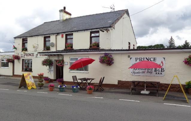 Prince Of Wales Inn Rhymney Extérieur photo