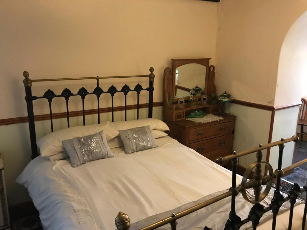 Prince Of Wales Inn Rhymney Extérieur photo