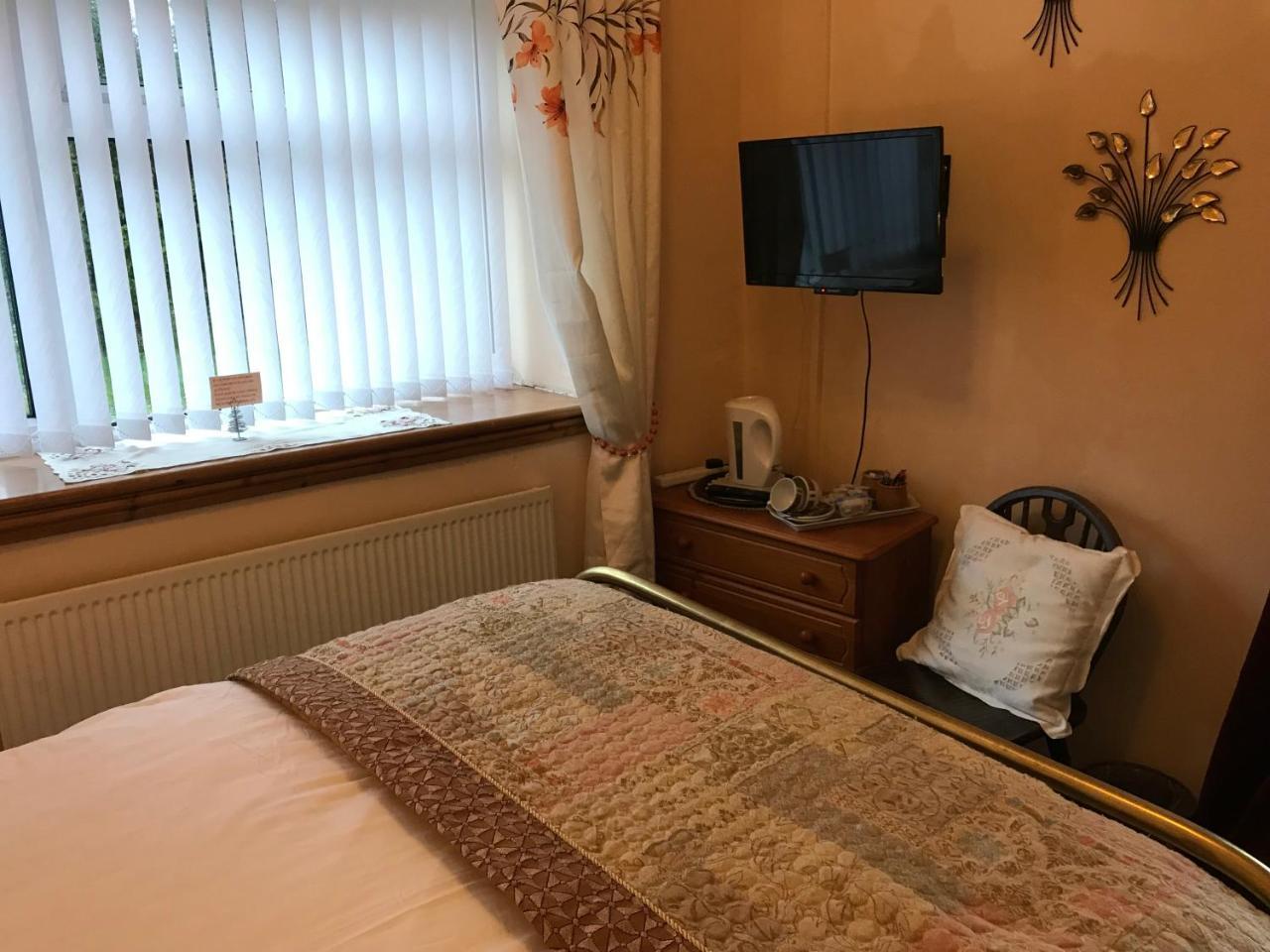 Prince Of Wales Inn Rhymney Extérieur photo