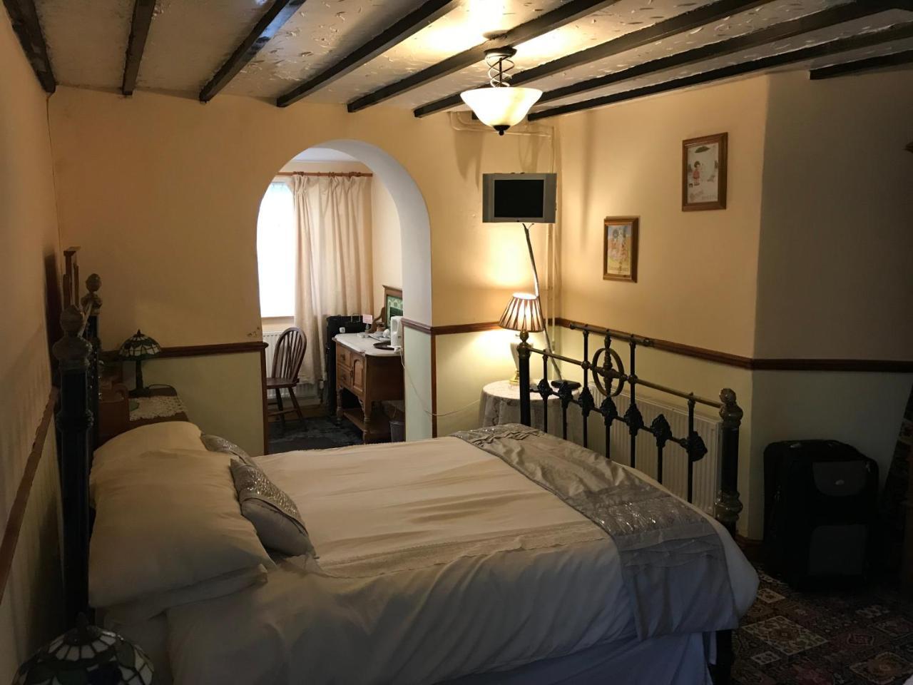 Prince Of Wales Inn Rhymney Extérieur photo