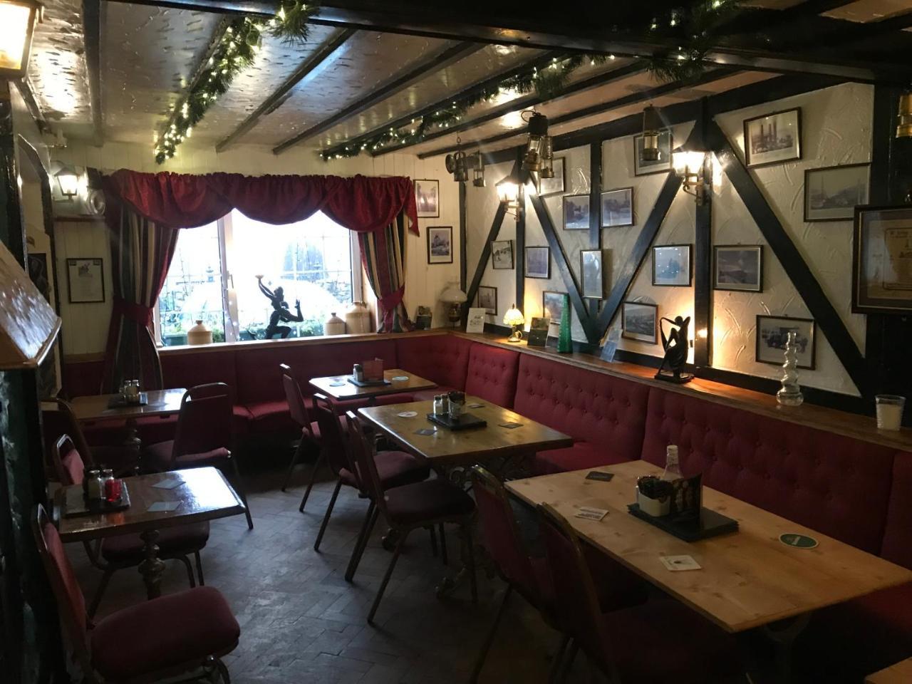 Prince Of Wales Inn Rhymney Extérieur photo